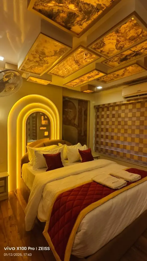 What is the Difference Between Private Houseboat and Shared Houseboat Alleppey?