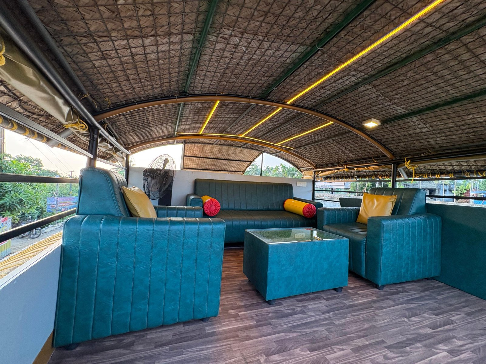 Fully equipped private kitchen onboard a 1 bedroom houseboat in Alleppey