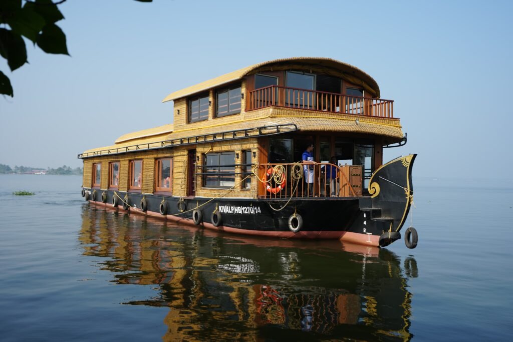 How to Book the Best Houseboat in Alleppey